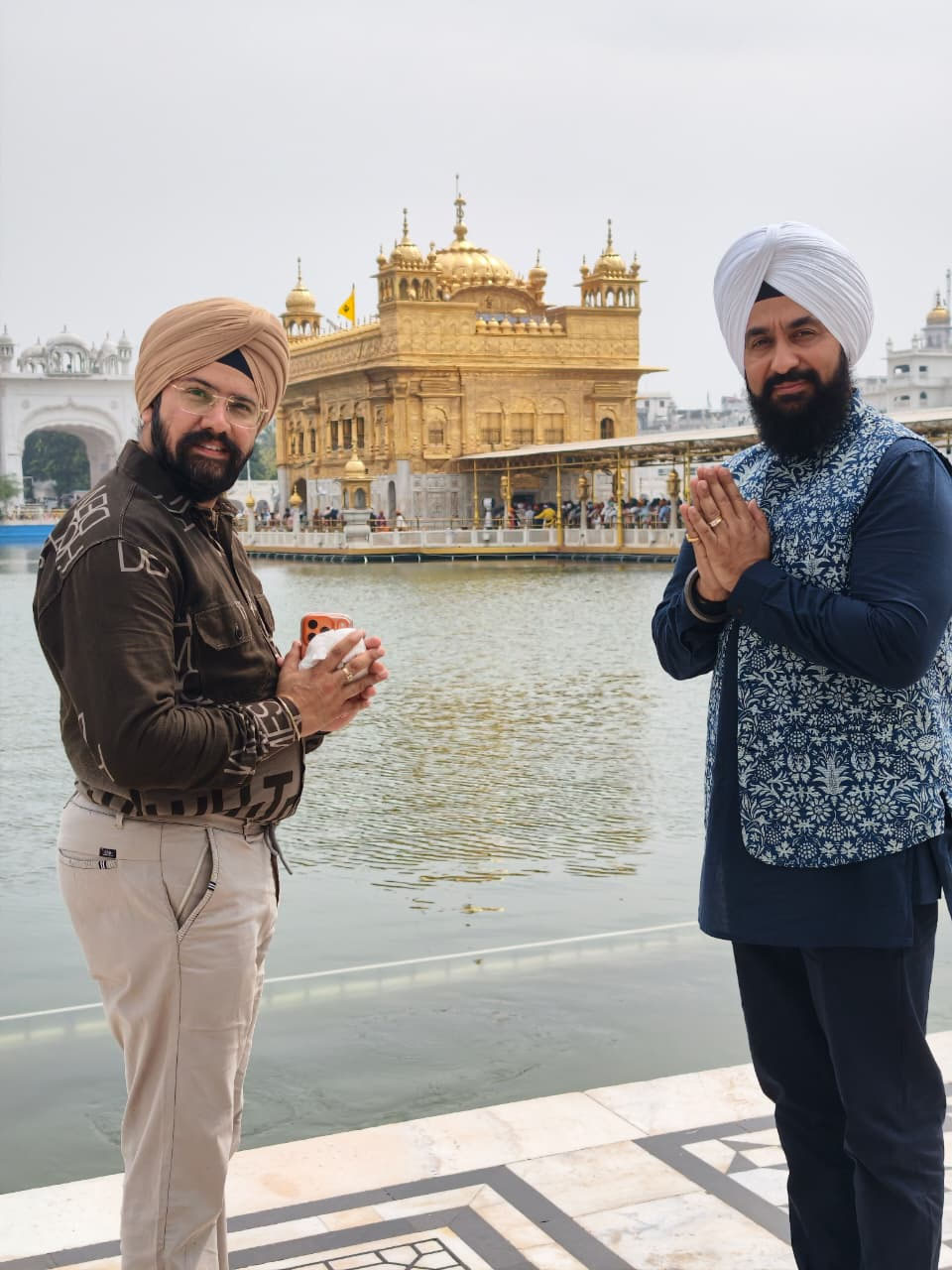 ਸ੍ਰੀ ਹਰਿਮੰਦਰ ਸਾਹਿਬ ਵਿਖੇ ਰਾਜ ਕੁੰਦਰਾ ਹੋਏ ਨਤਮਸਤਕ, ਜਥੇਦਾਰ ਗੜਗੱਜ ਨਾਲ ਕੀਤੀ ਮੁਲਾਕਾਤ